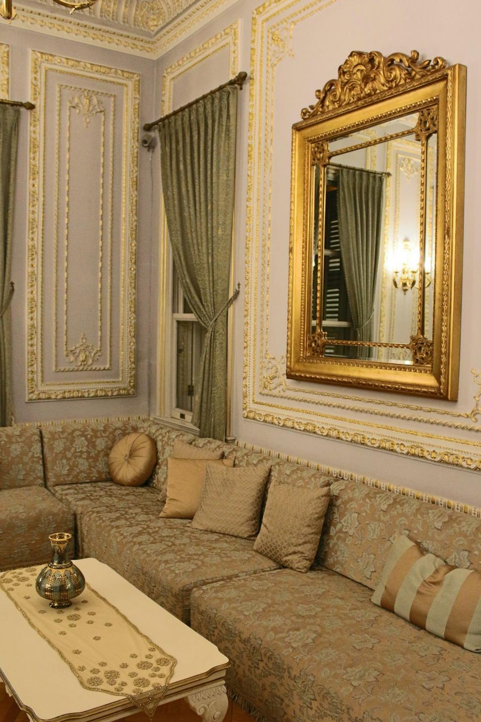 Dusk Executive Suite